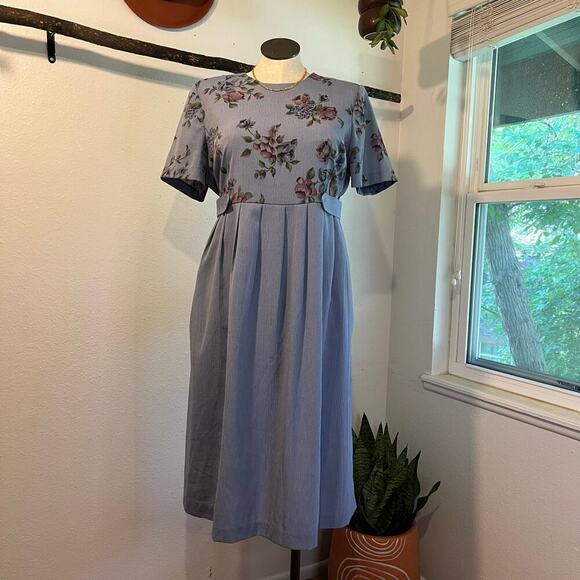 Vintage 90s Blue Textured Floral Print Short Sleeve Midi Summer Dress Size 16 - Picture 1 of 13